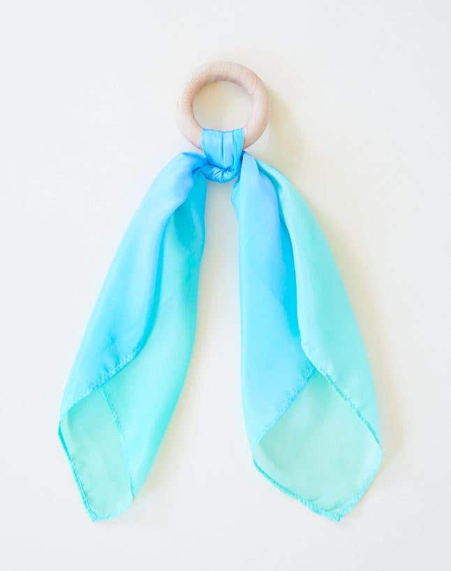 Sarah's Silks bitring hav image
